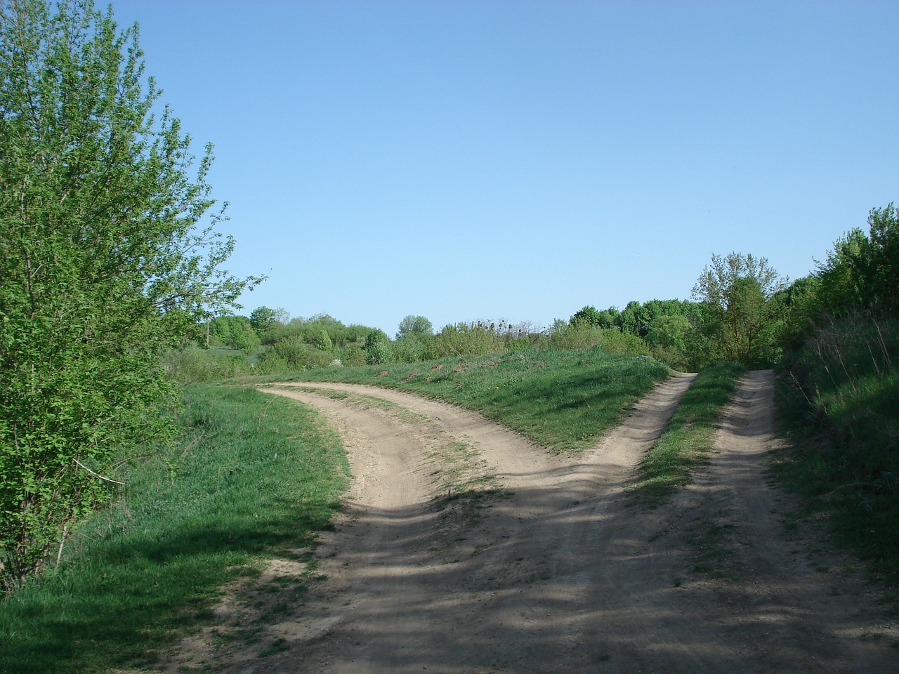 roads-320371_1280